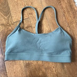 Lululemon flow y sports bra b/c cup gray sage size 6